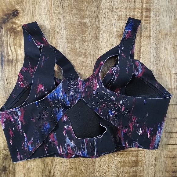 Six Victoria Secret Sports Bras 32C - Picture 9 of 16